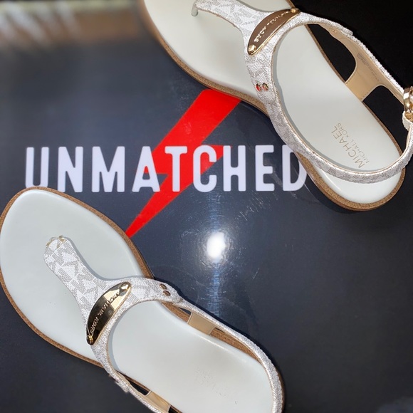 Michael Kors Sandals - Picture 1 of 1